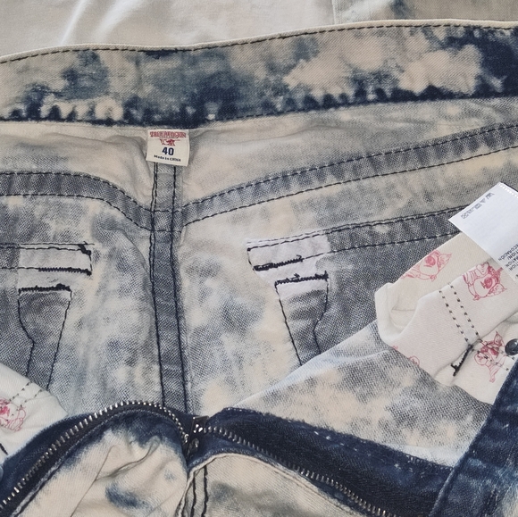 True religion - Picture 4 of 4